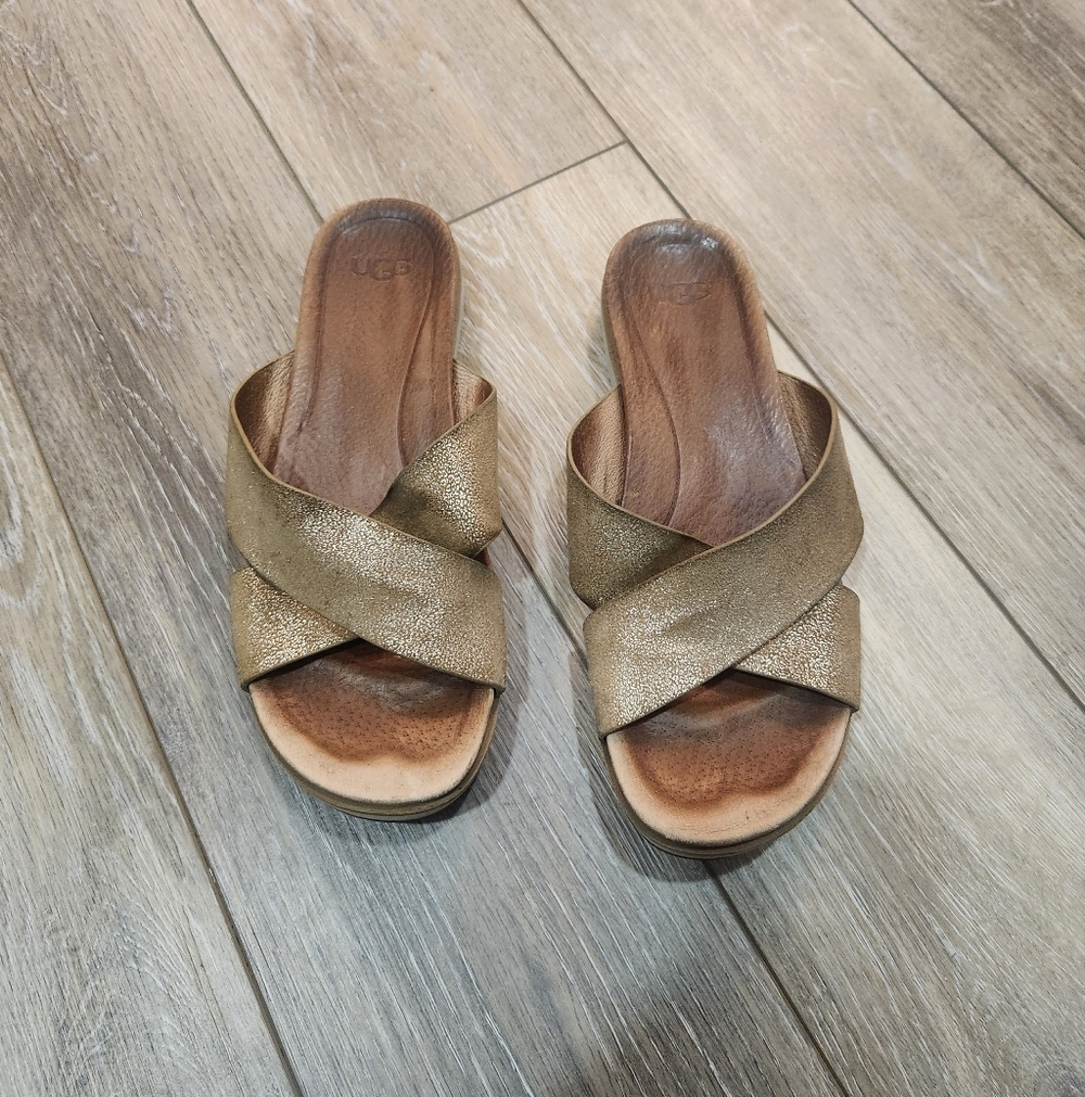 UGG Gold Women's  Leather Slide Sandals Size 8